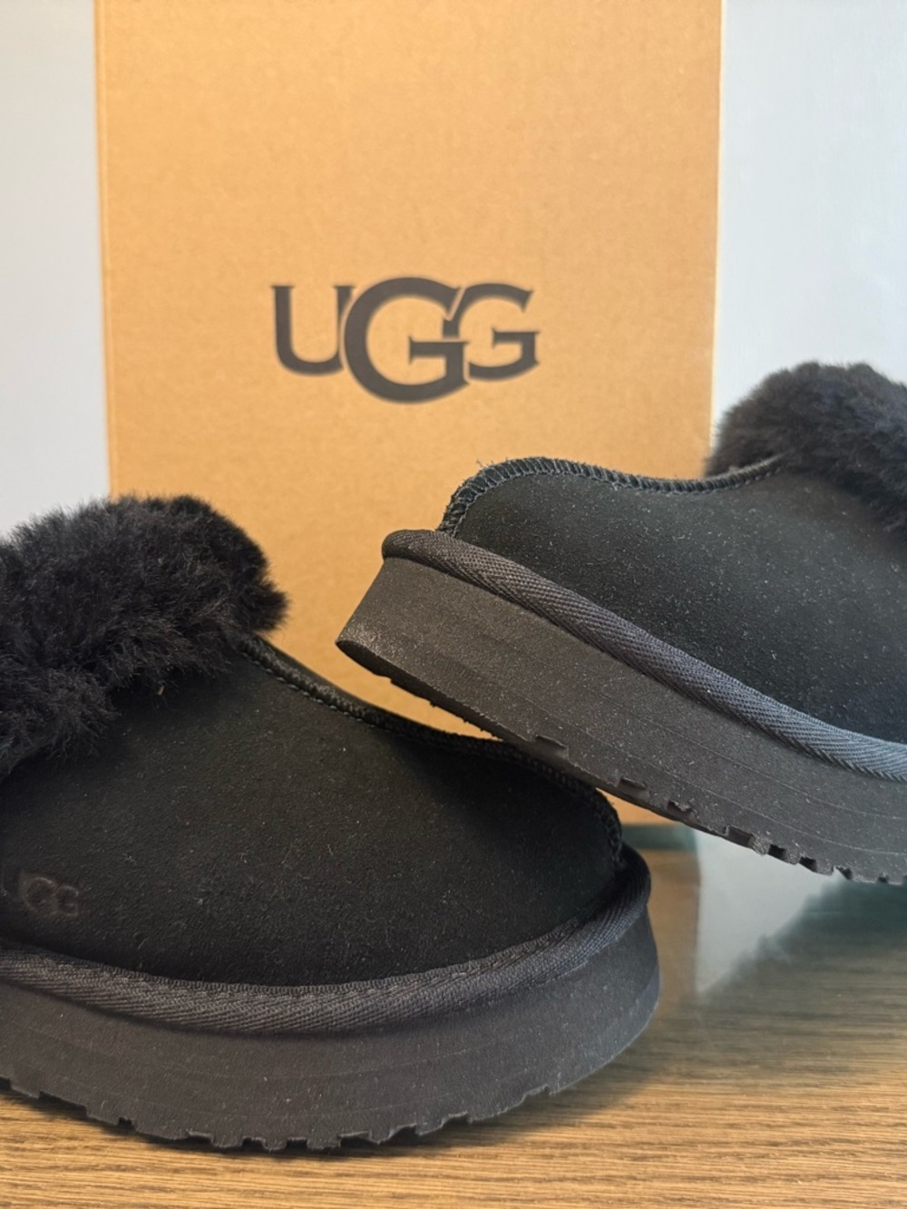 UGG new Kids Black disquette Slip-On Shoes